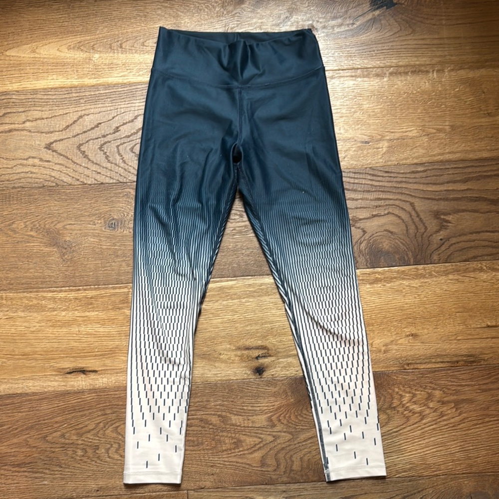 Carbon 38 Gradient Navy  and Cream Leggings